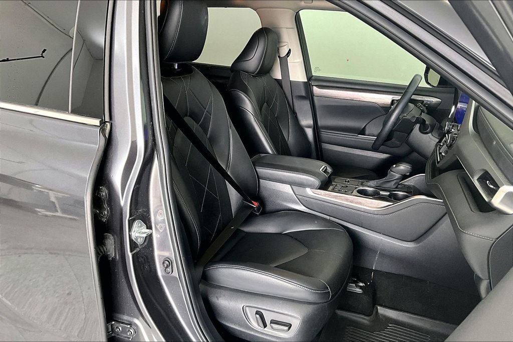2024 Toyota Highlander Platinum