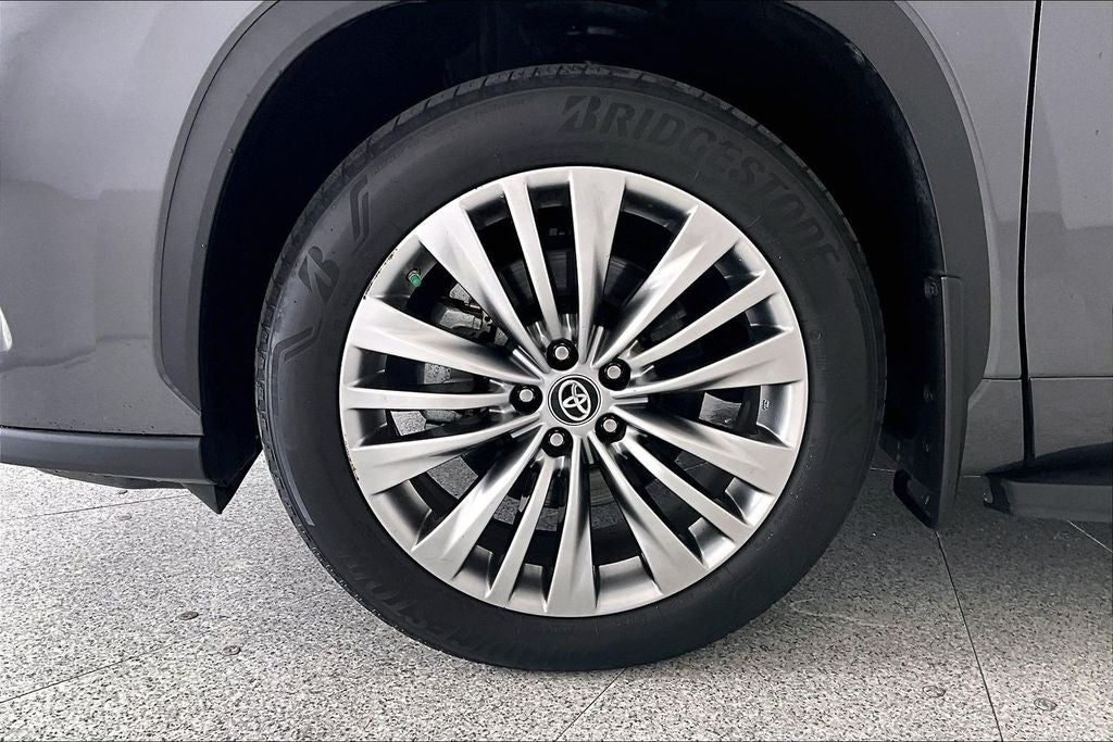 2024 Toyota Highlander Platinum