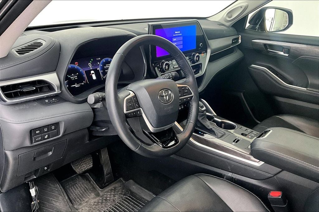 2024 Toyota Highlander Platinum
