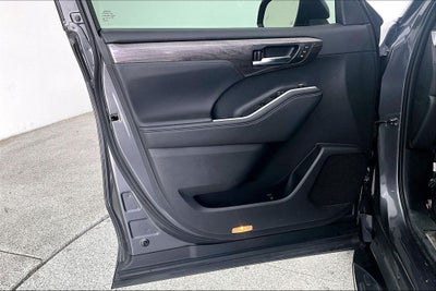 2024 Toyota Highlander Platinum