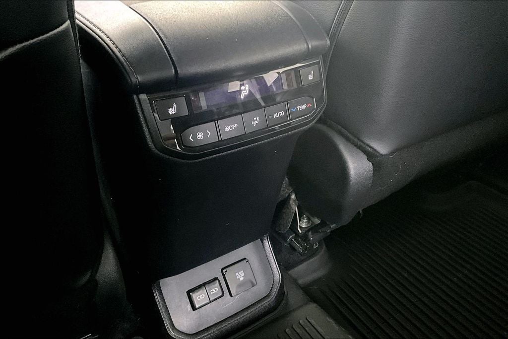 2024 Toyota Highlander Platinum