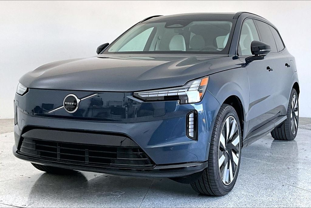 2026 Volvo EX90 Twin Motor Plus 7-Seater