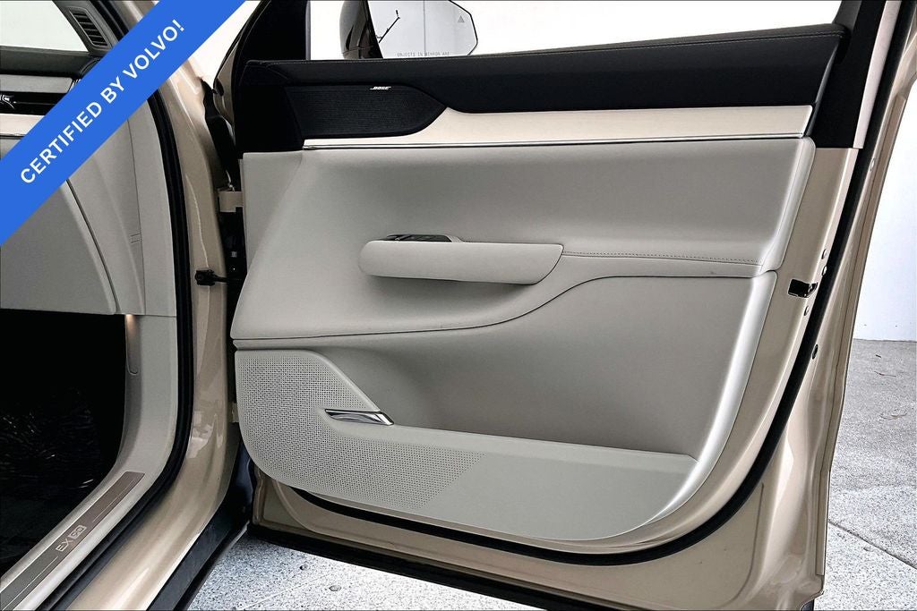 2025 Volvo EX90 Twin Motor Plus 6-Seater