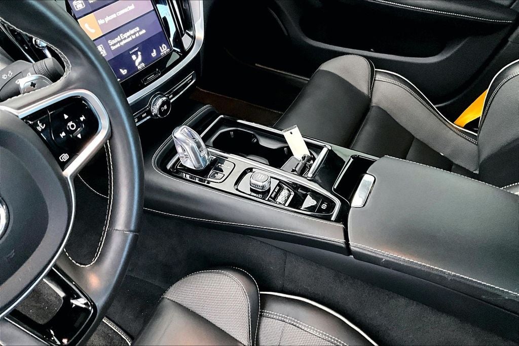 2019 Volvo S60 Hybrid T8 R-Design