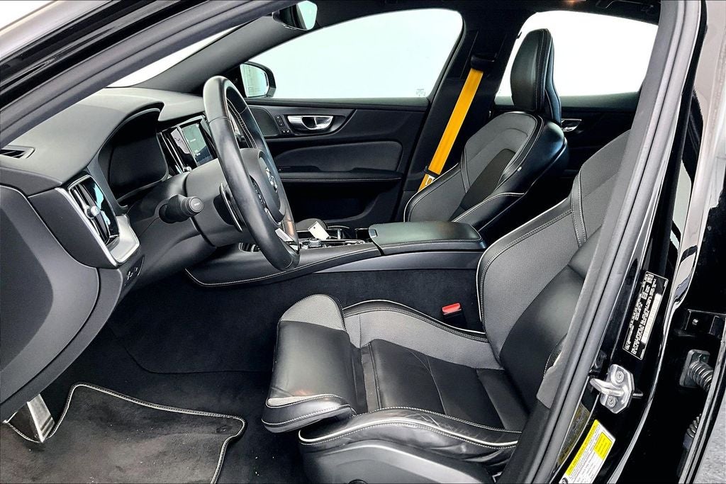 2019 Volvo S60 Hybrid T8 R-Design