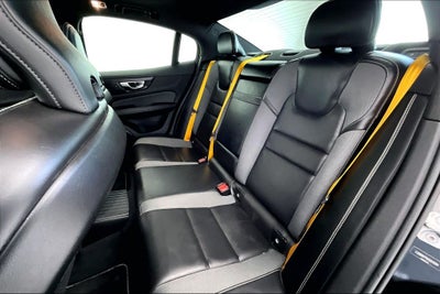 2019 Volvo S60 Hybrid T8 R-Design