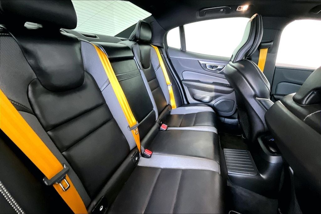 2019 Volvo S60 Hybrid T8 R-Design