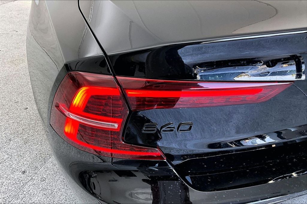 2019 Volvo S60 Hybrid T8 R-Design