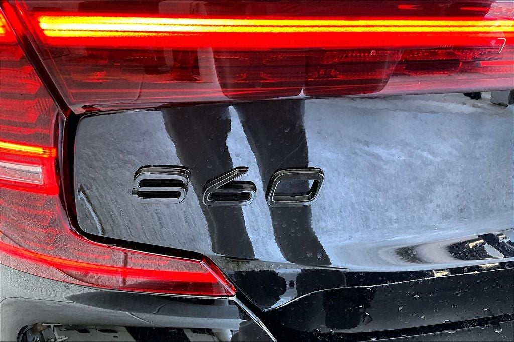 2019 Volvo S60 Hybrid T8 R-Design