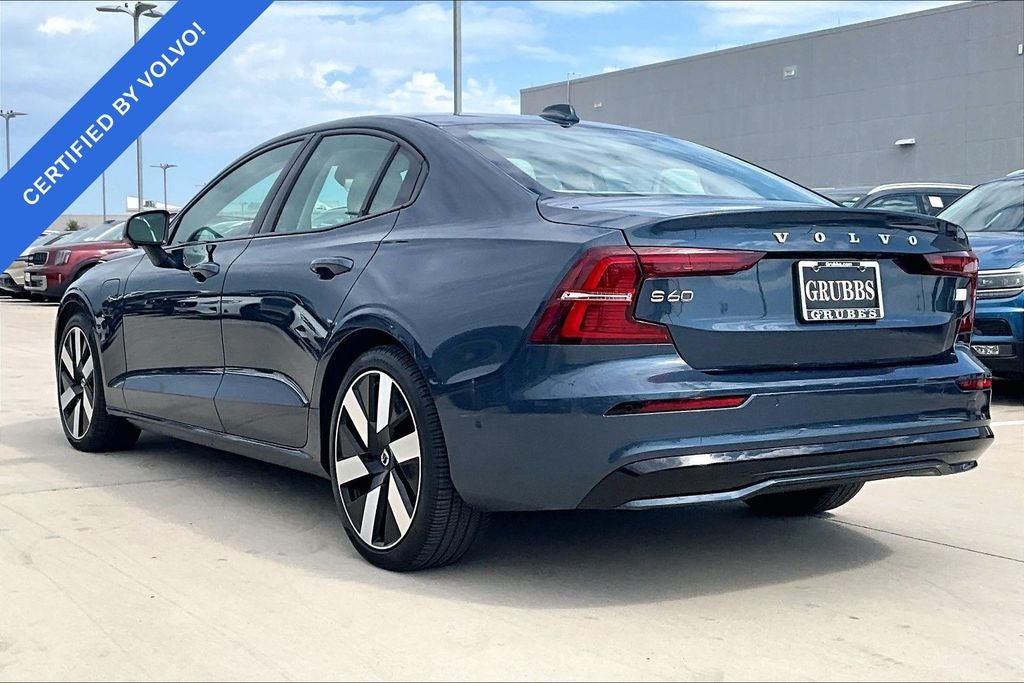 2024 Volvo S60 Recharge Plug-In Hybrid T8 Plus Dark Theme
