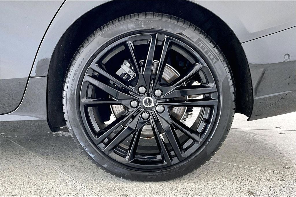 2024 Volvo S60 B5 Plus Black Edition