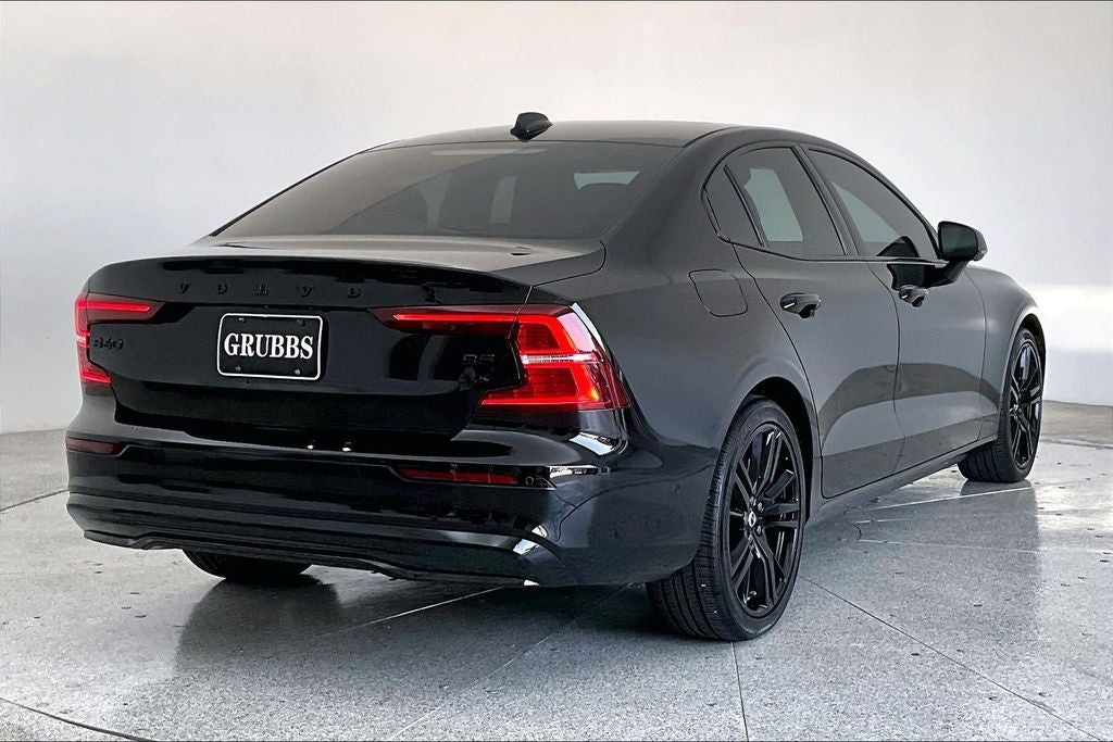 2024 Volvo S60 B5 Plus Black Edition