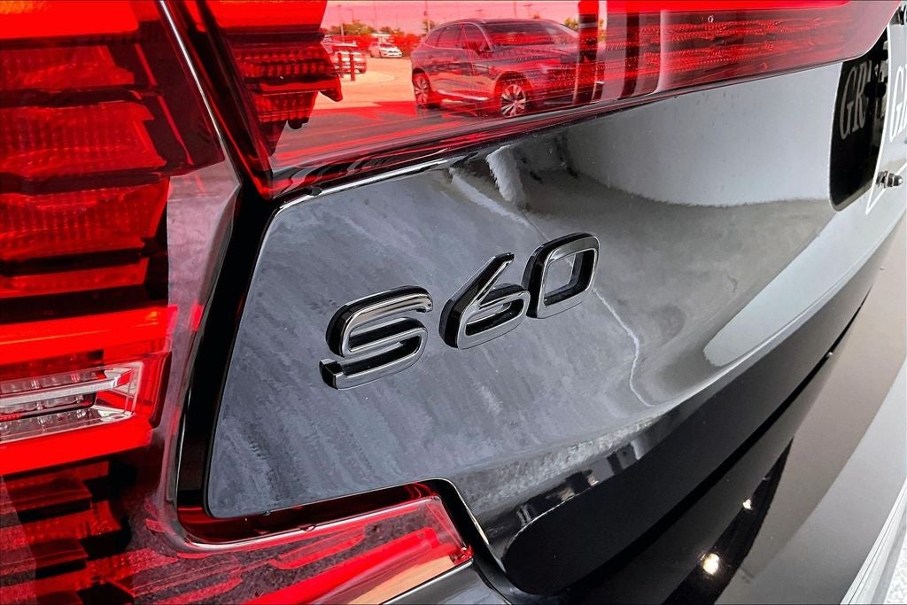 2024 Volvo S60 B5 Plus Black Edition