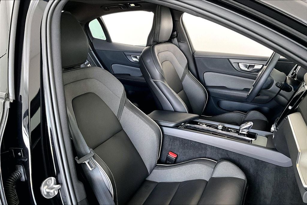 2024 Volvo S60 B5 Plus Black Edition