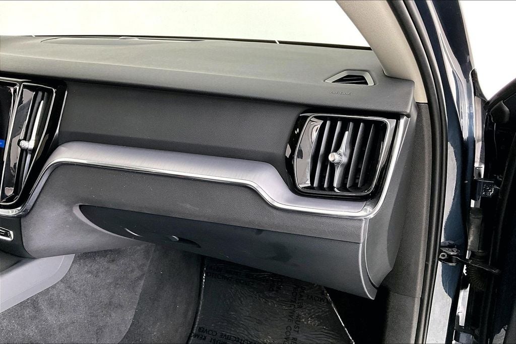 2024 Volvo S60 B5 Core Dark Theme