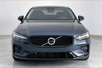 2024 Volvo S60 B5 Core Dark Theme