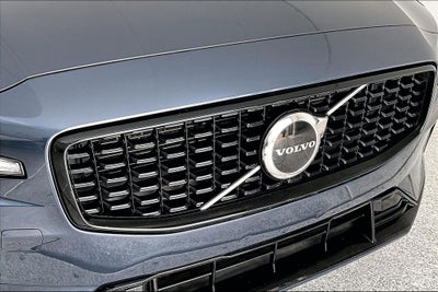 2024 Volvo S60 B5 Core Dark Theme