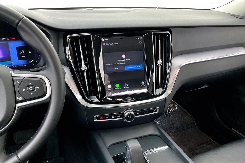 2024 Volvo S60 B5 Core Dark Theme