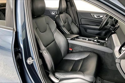 2024 Volvo S60 B5 Core Dark Theme