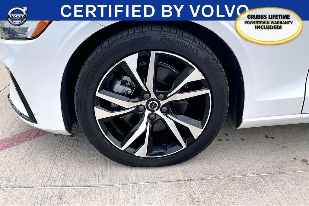 2024 Volvo S60 B5 Core Dark Theme