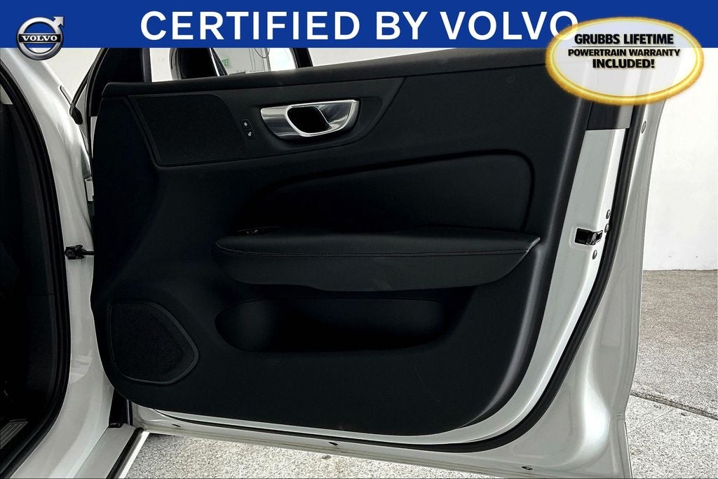 2024 Volvo S60 B5 Core Dark Theme