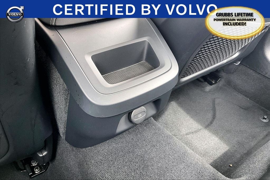 2024 Volvo S60 B5 Core Dark Theme