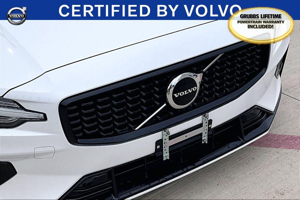 2024 Volvo S60 B5 Core Dark Theme