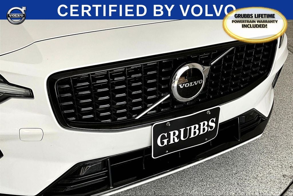 2024 Volvo S60 B5 Core Dark Theme