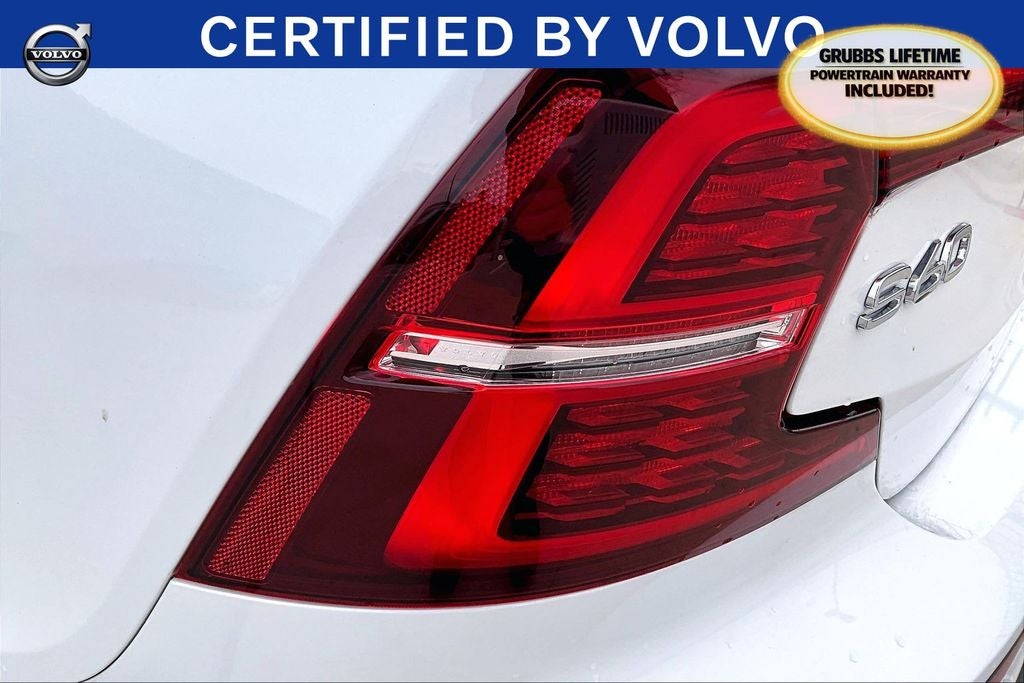 2024 Volvo S60 B5 Core Dark Theme