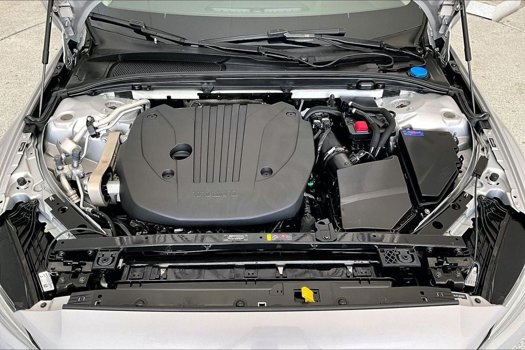 2024 Volvo S60 B5 Plus Dark Theme