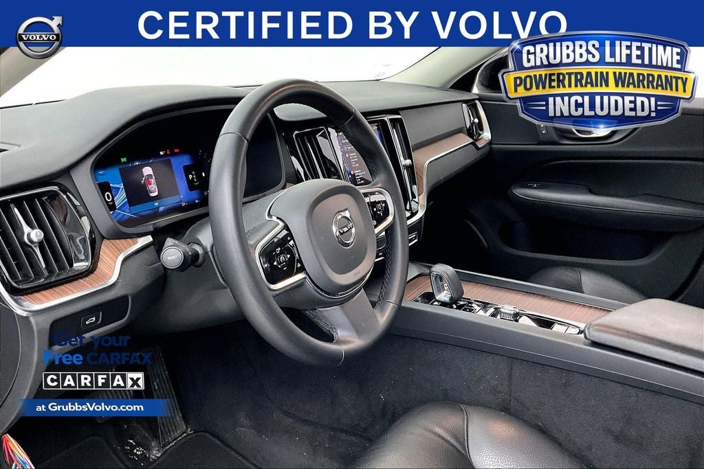 2024 Volvo S60 B5 Plus Dark Theme