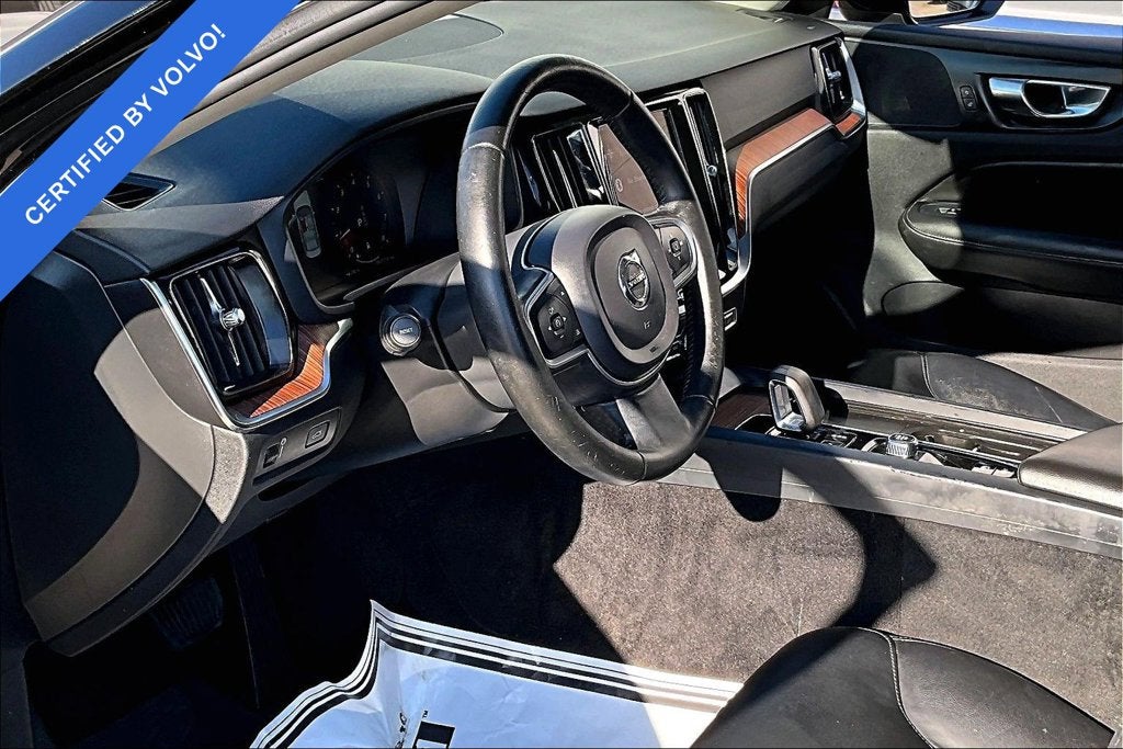 2022 Volvo S60 B5 Momentum