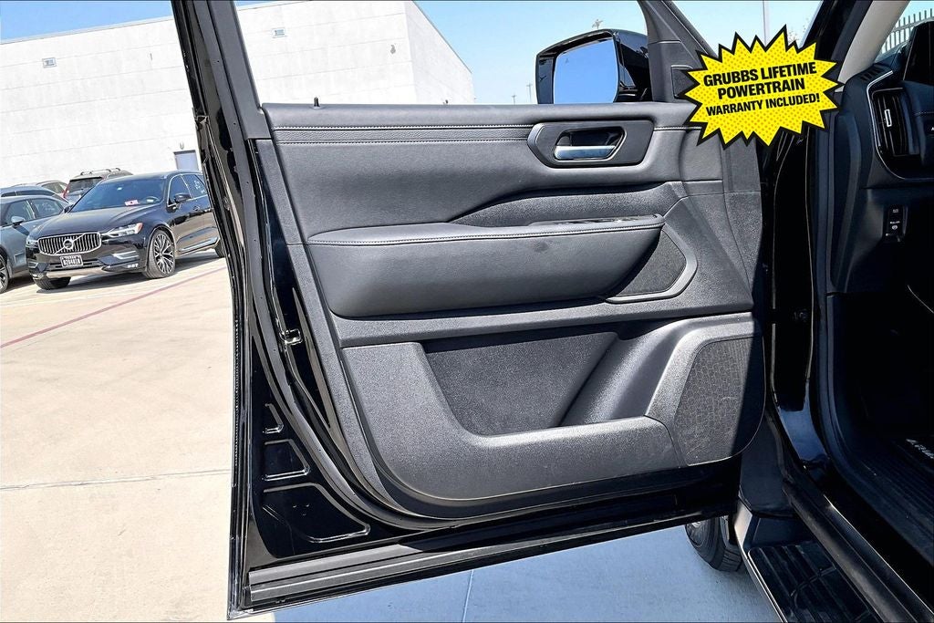 2025 Nissan Armada SV