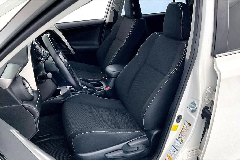 2017 Toyota RAV4 Hybrid XLE