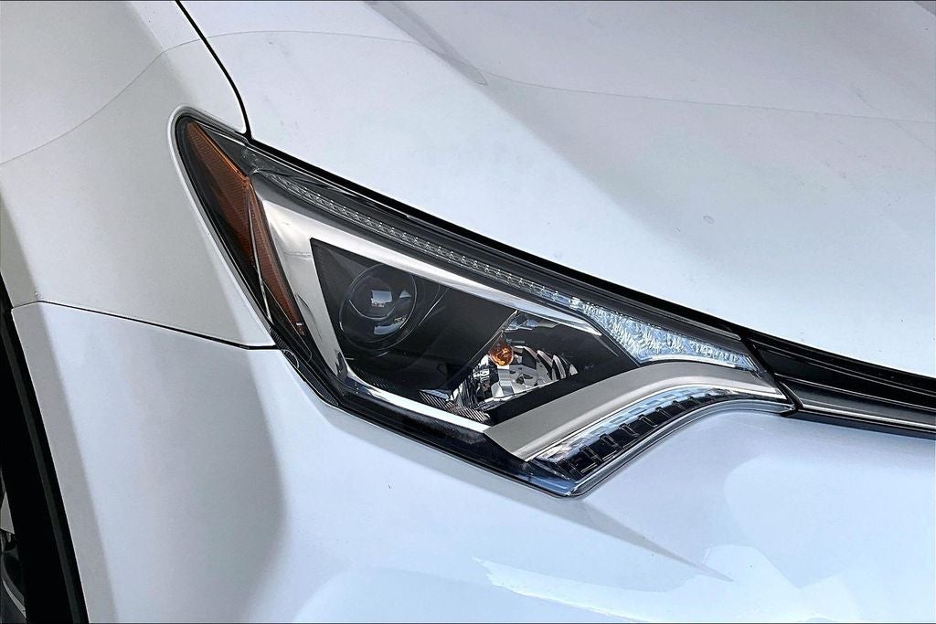2017 Toyota RAV4 Hybrid XLE