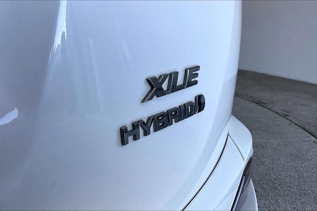 2017 Toyota RAV4 Hybrid XLE