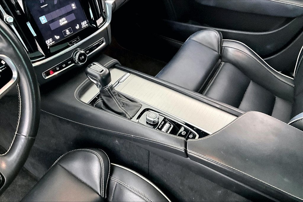 2020 Volvo S90 T6 R-Design