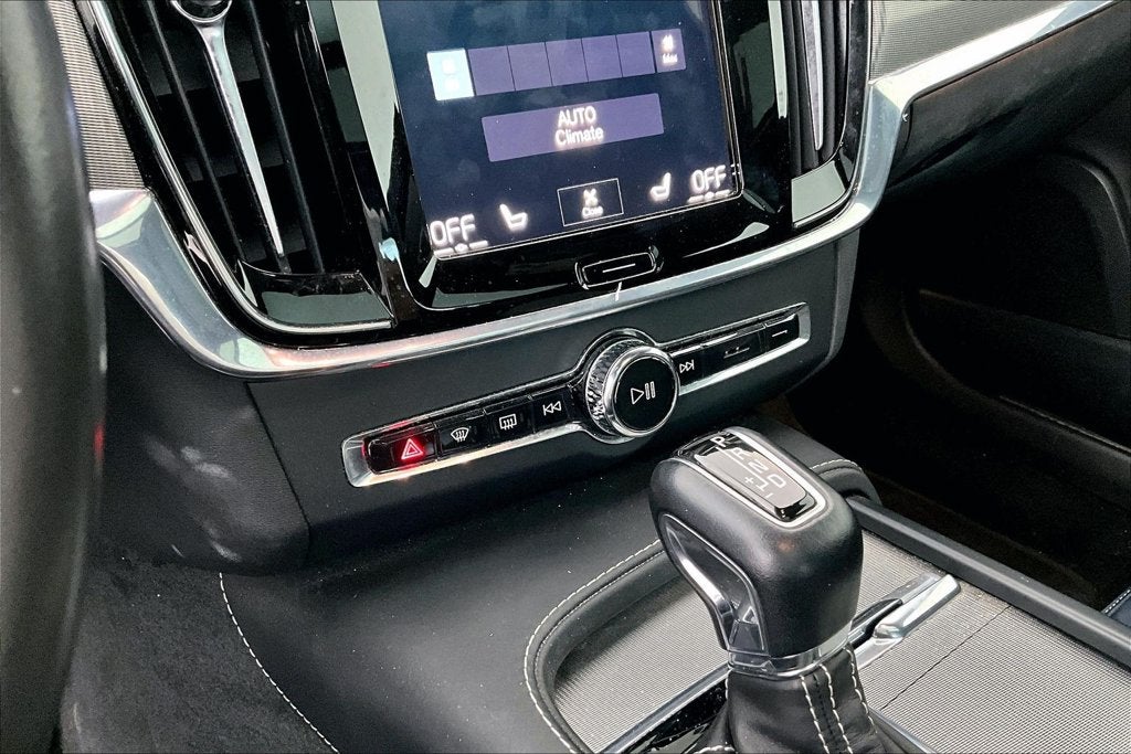 2020 Volvo S90 T6 R-Design