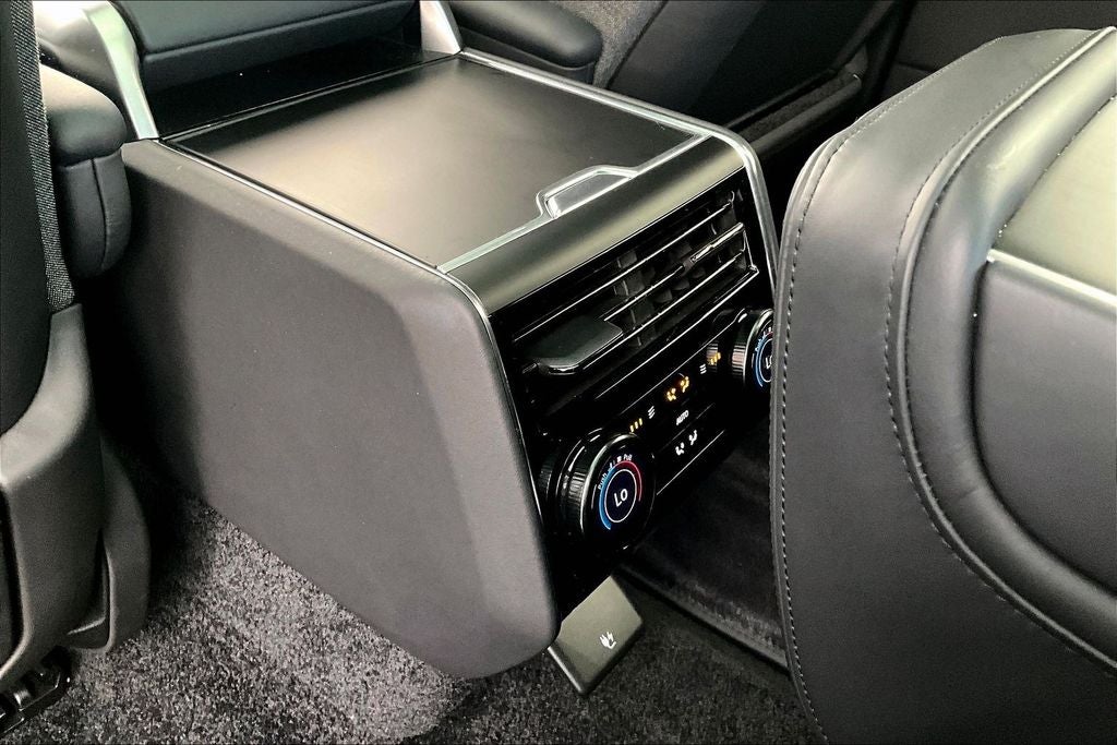2023 Land Rover Range Rover SV