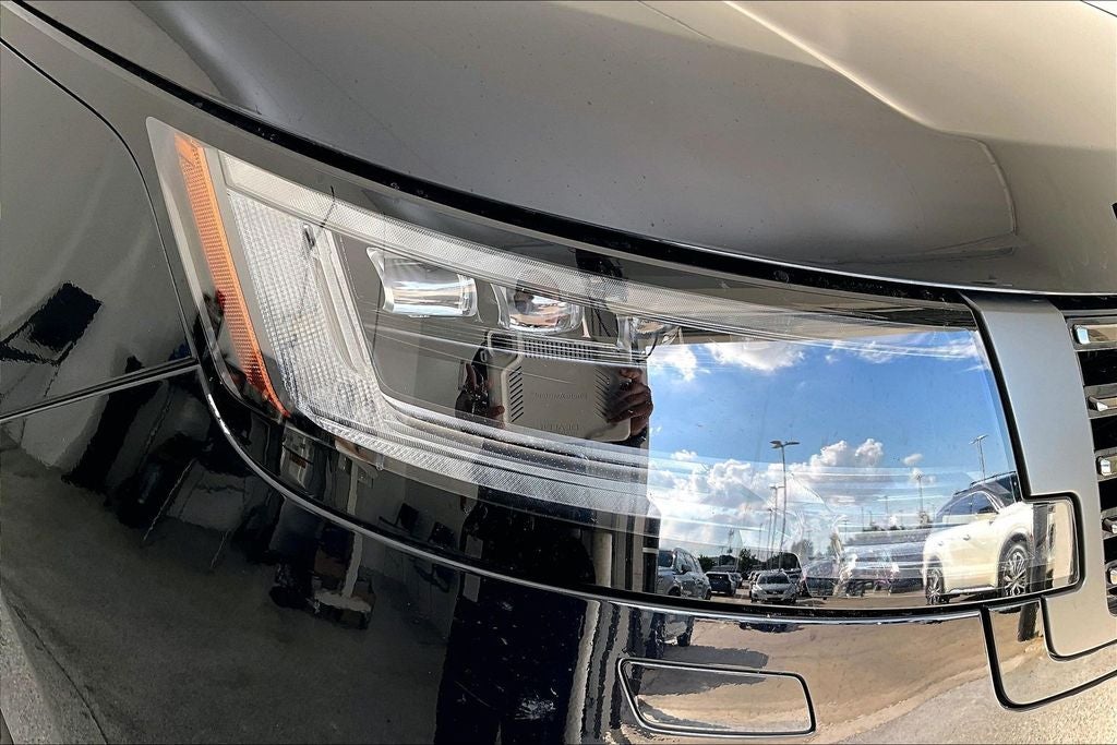 2023 Land Rover Range Rover SV