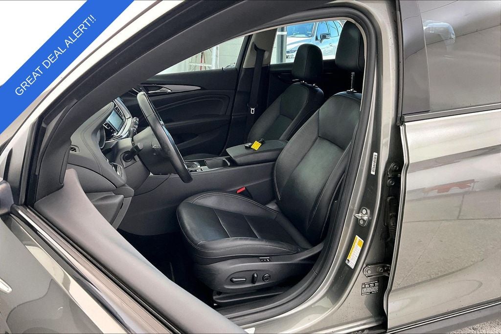 2018 Buick Regal TourX Essence