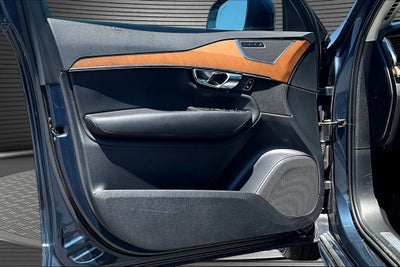 2023 Volvo XC90 B6 Plus 6-Seater