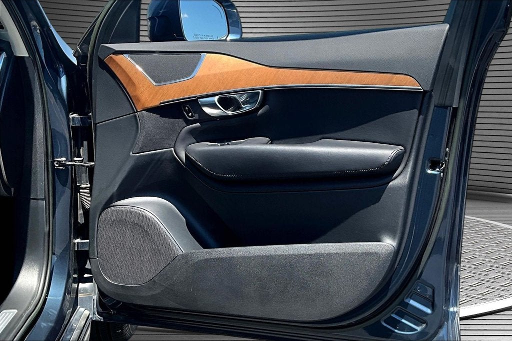 2023 Volvo XC90 B6 Plus 6-Seater