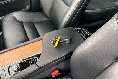 2023 Volvo XC90 B6 Plus 6-Seater