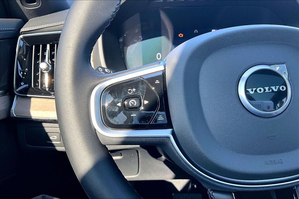 2026 Volvo XC90 B6 Plus 6-Seater