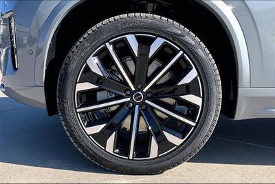 2026 Volvo XC90 B6 Plus 6-Seater