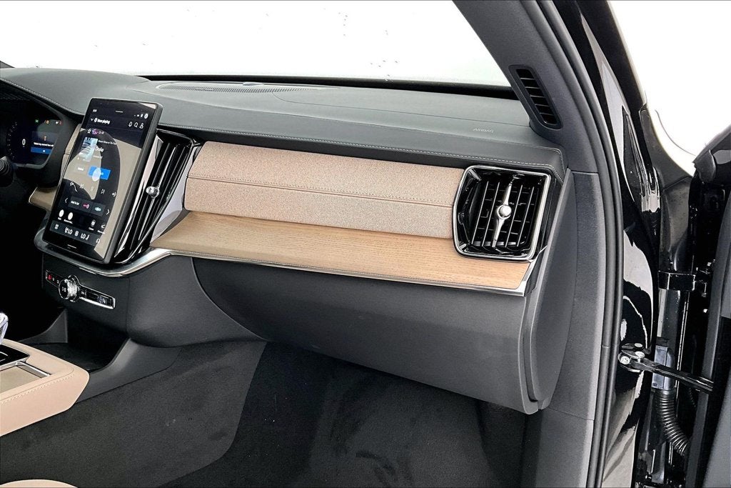 2027 Volvo XC90 B6 Plus 6-Seater