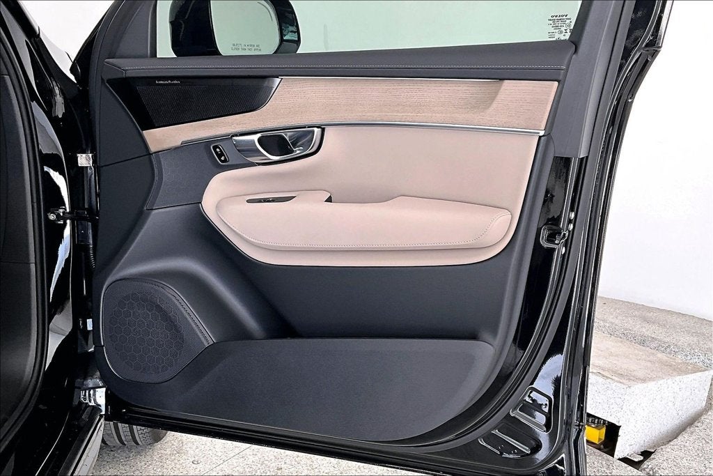 2027 Volvo XC90 B6 Plus 6-Seater