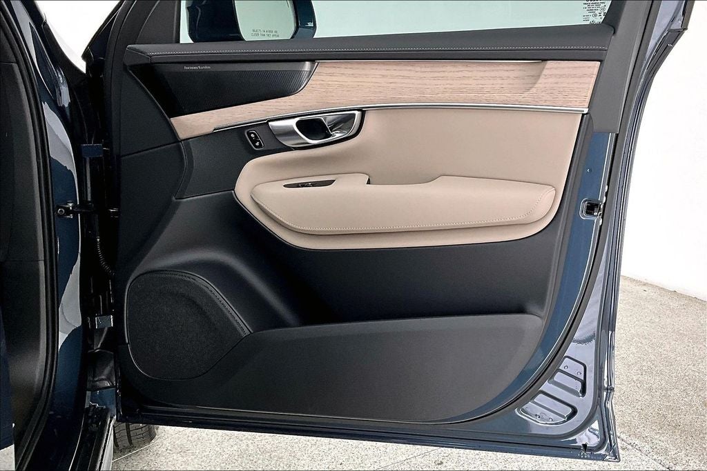 2026 Volvo XC90 B6 Plus 6-Seater