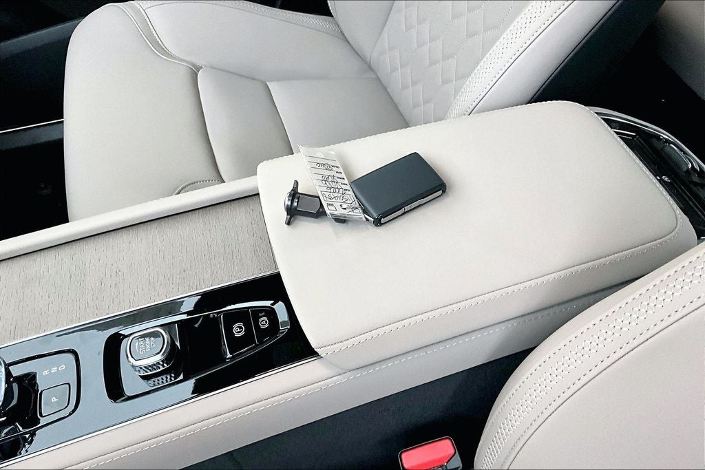 2026 Volvo XC90 B6 Plus 6-Seater